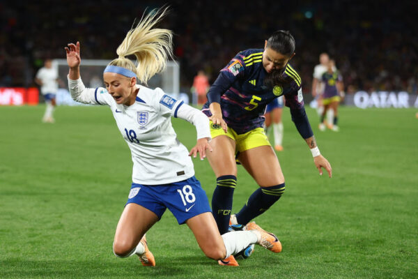 England Edges Past Australia in Thrilling Women's World Cup Quarterfinals