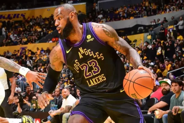 LeBron James Makes History as Lakers Dominate NBA Season Tournament Group Play
